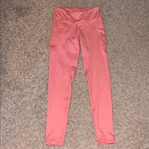 light pink cropped leggings